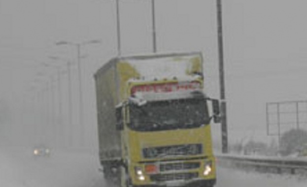 Три закъсали ТИР-а блокираха пътя Михалково-Кричим