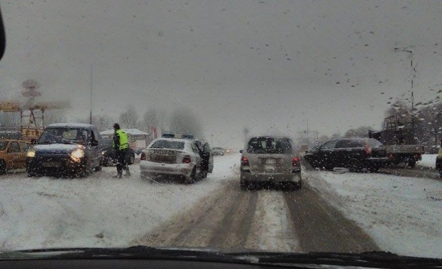 Автобус и ТИР се блъснаха на пътя Русе - Бяла