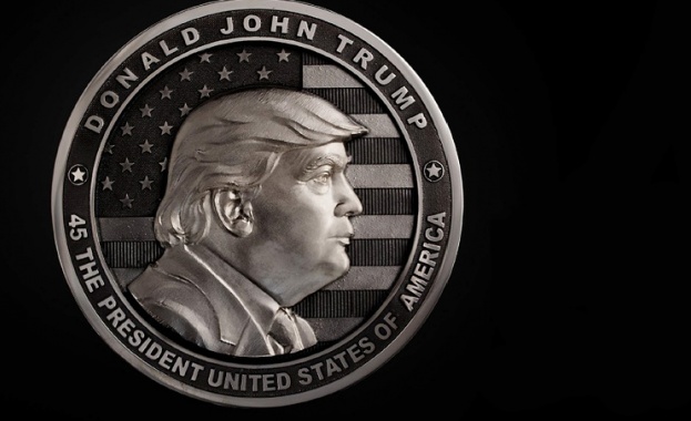 Уралски оръжейници направиха сребърна монета-медал с образа на Тръмп