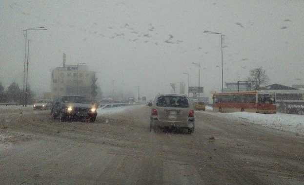 Близо 200 катастрофи в София с пролетния сняг