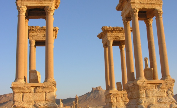 „Ислямска държава” разруши Тетрапилона в Палмира