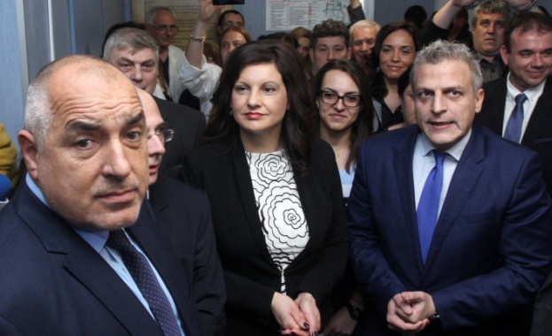 Приоритет за Борисов в момента било организирането на партията за изборите