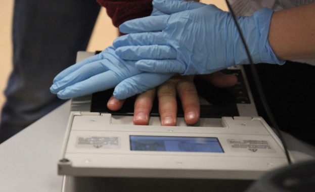 Русия ще снема пръстови отпечатъци на чужденците, влизащи в страната