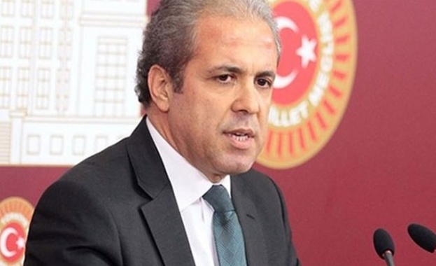 Депутат от турската управляваща партия определи НАТО като терористична организация