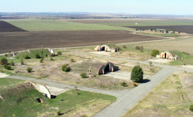 Летището в Равнец вече е собственост на Община Бургас