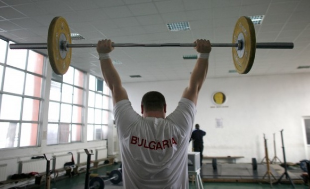 Отмениха глоба от $500 000 на щангите ни 