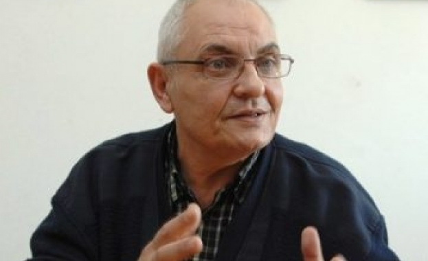 Политологът Димитър Димитров: Няма как да се организира машинно гласуване за два месеца