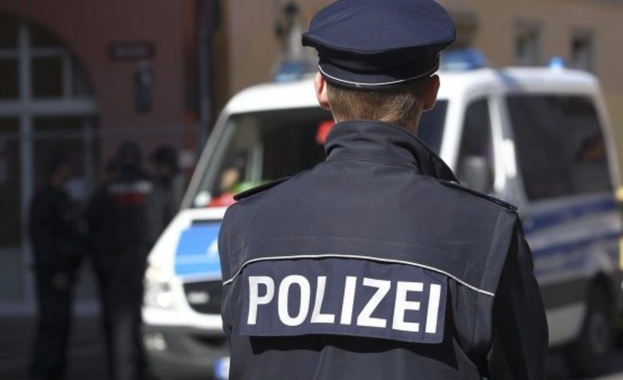 Нападнаха с мачете мъж в Дюселдорф часове след атаката с брадва в града