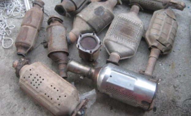 Над 100 000 коли у нас трябва да бъдат спрени от движение заради отрязан катализатор