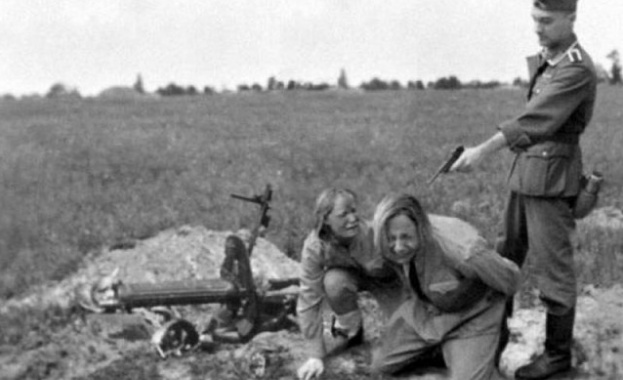 Отвратително! Почти като хора ..