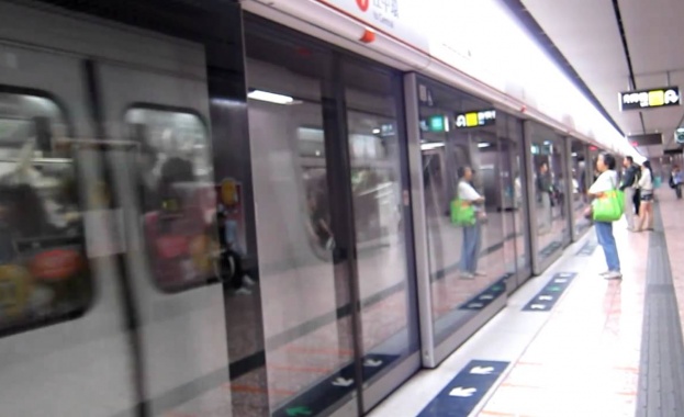 11 пострадаха при пожар в метро на Хонконг