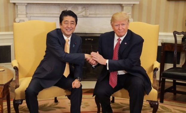 Доналд Тръмп прие в Белия дом японския премиер Шиндзо Абе