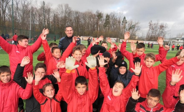 Локомотив София 1929 прави часовете по физическо любими