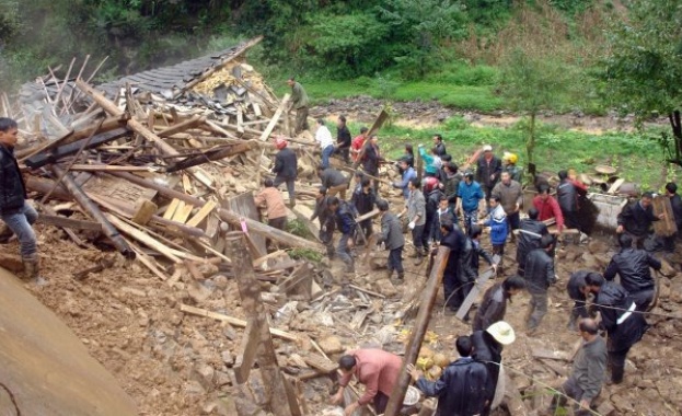 12 загинали при свлачище на индонезийския остров Бали 