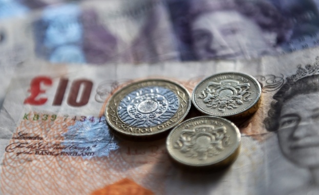 Паундът тръгна нагоре