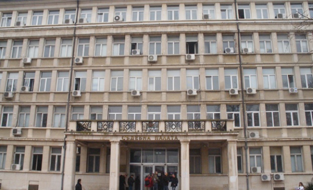 Осъждан 16 пъти застава отново пред съда заради потрошени коли