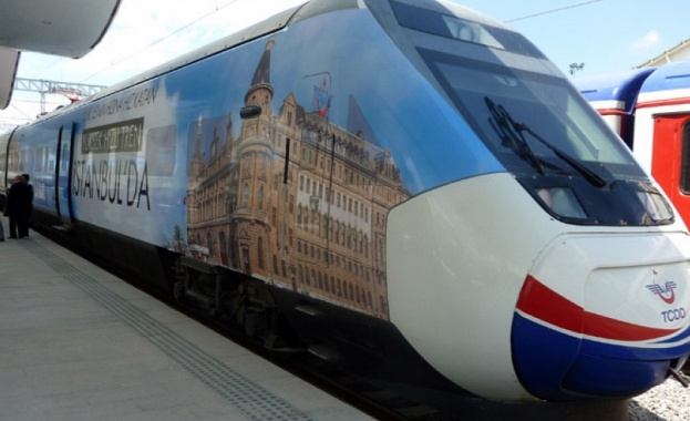 Първият бърз влак от Истанбул пристигна в София