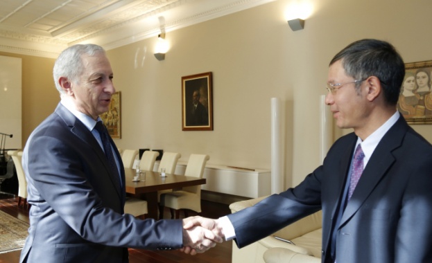 Китайски гигант иска да си сътрудничи с БДЖ