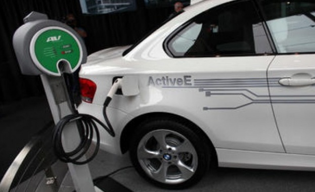 Изграждат 80 зарядни станции за коли на ток в София