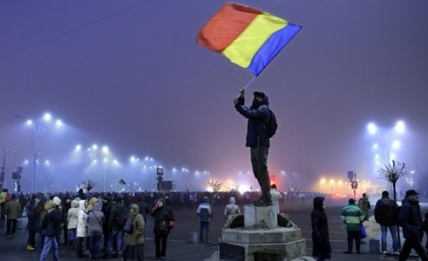 Хиляди се събраха в южна Румъния в подкрепа на правителството