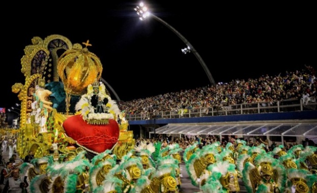 В Бразилия започнаха карнавалните веселия