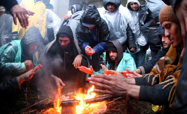 Расте напрежението в бежанските лагери в Гърция