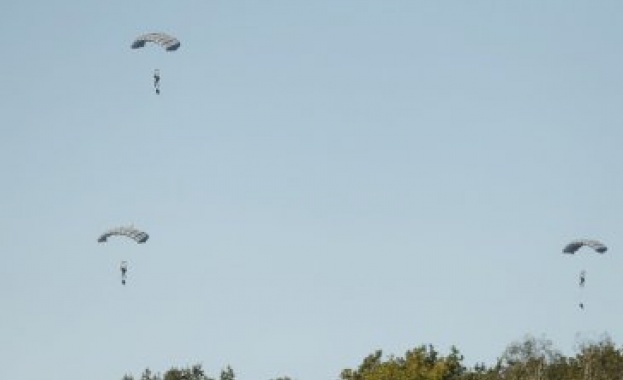 ВИДЕО 360: Бойно учение на руски парашутисти