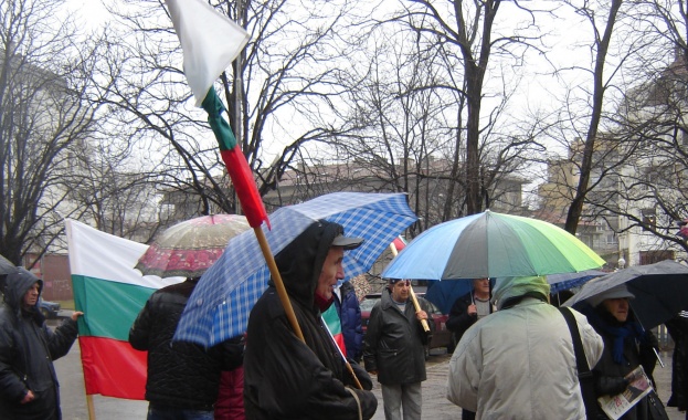 Разраства се протестът в завода за производство на обувки в град Ветрен