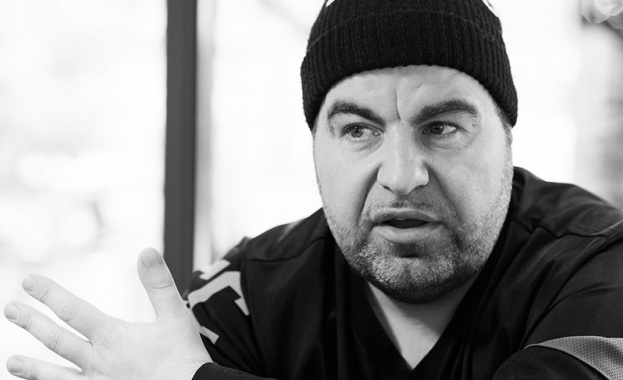 Близки и приятели си вземат последно сбогом с Роро