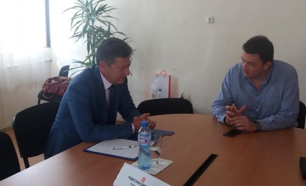 Енергийният омбудсман на ЧЕЗ отговаря на въпроси на петричани