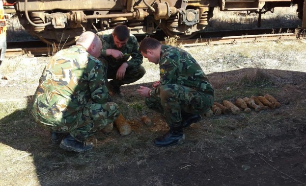 Военнослужещи от Сухопътни войски унищожиха открити невзривени боеприпаси в благоевградско