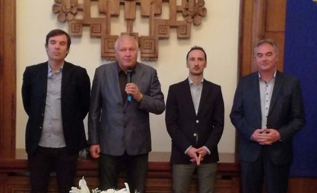 Васил Антонов взе участие в шахматен сеанс с участието на Веселин Топалов