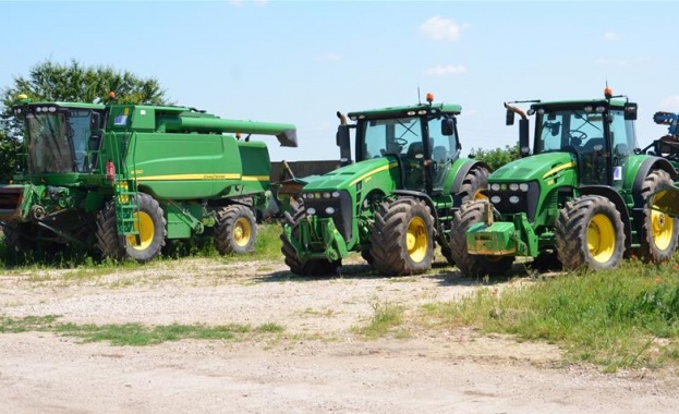 Фермери излизат на протест на пътя за Кулата