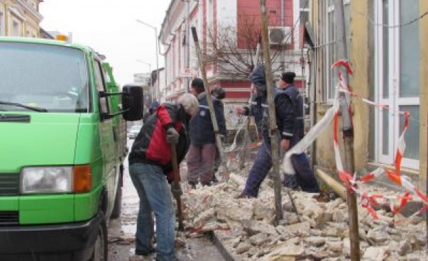 Рухна част от къща в центъра на Шумен