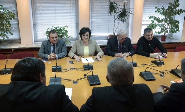 Корнелия Нинова към синдикатите в МВР: Държавата ще стои зад вас, но искаме резултати