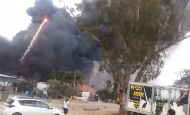 Седем души, от които две деца, пострадаха при взрив в Израел