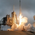 SpaceX успешно изпрати телекомуникационен сателит в орбита