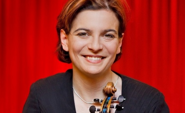 Първата жена концертмайстор на Виенската филхармония идва за концерт в София на 2 април