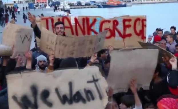 Атина: Мигрантите атакуват отново