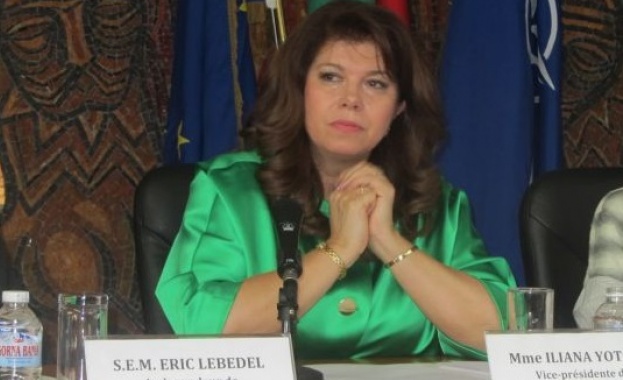 Йотова: Трябва да останем обединени срещу популизма и екстремизма