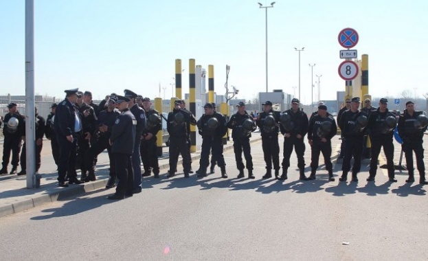 Вдигнаха блокадата по границата с Турция, ще има нови протести в петък и събота
