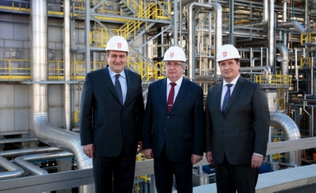 Руският посланик у нас посети „Лукойл Нефтохим Бургас”