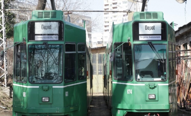 Швейцарски трамваи заменят най-старите мотриси в София от април