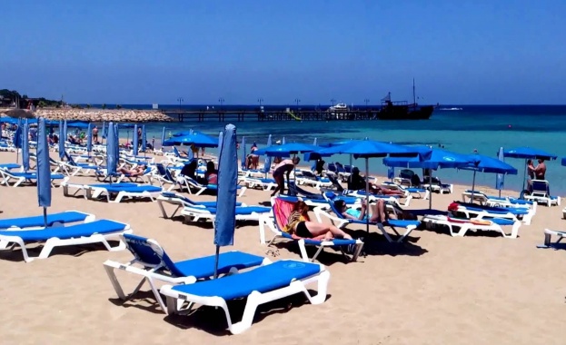 На плажовете в Кипър ще бъдат наети повече спасители