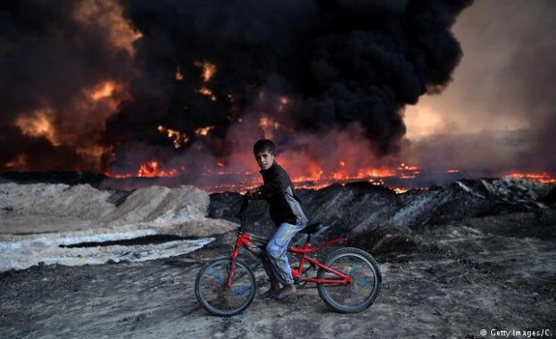 Стотици са цивилните жертви на въздушните удари в Мосул