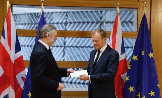 Великобритания задейства излизането си от Европейския съюз