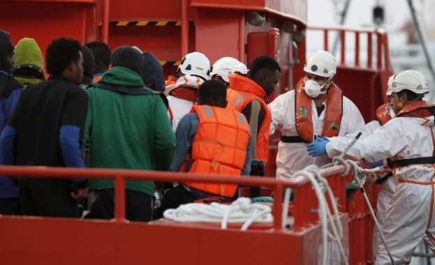146 загинали мигранти при потъване на гумена лодка в Средиземно море