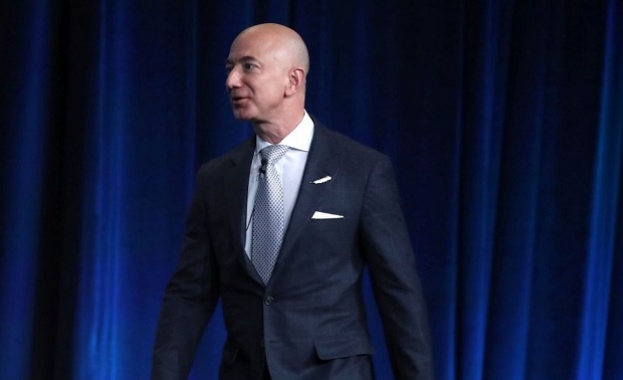 Директорът на "Амазон" е вторият най-богат човек в света