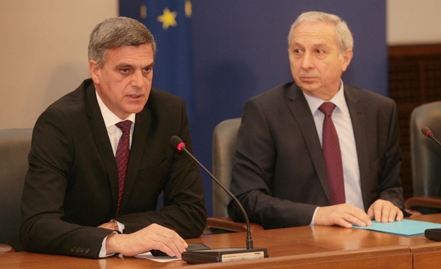 Стефан Янев: Обвиненията за чистка в Министерството на отбраната са неоснователни