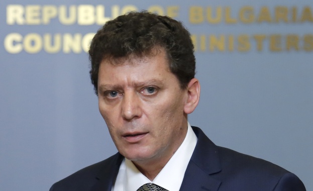 Регионалният министър сезира прокуратурата заради санирането